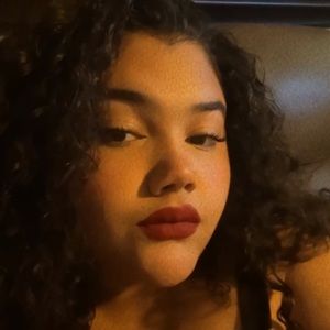 Meet your Posher, Katelyn